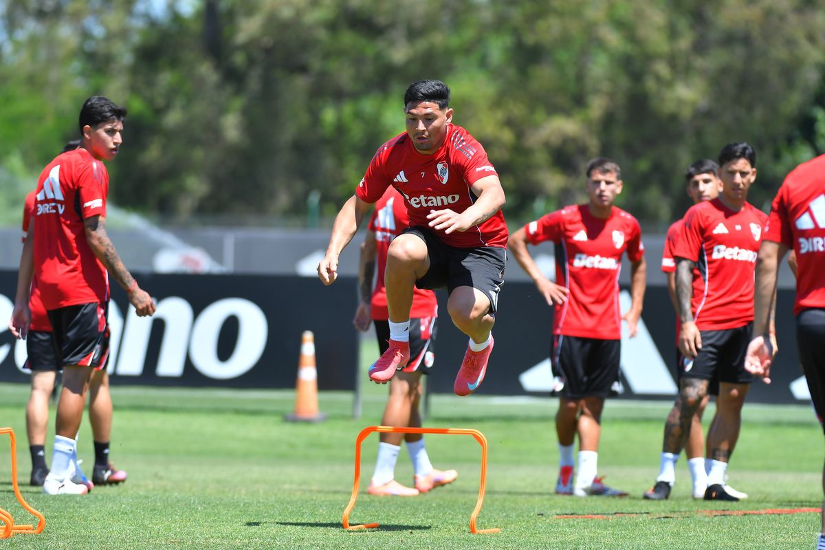 Salas será titular ante su ex club.