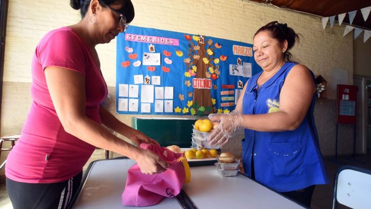 Hasta el año pasado, solo recibían frutas las escuelas con condiciones más vulnerables. La DGE cambió su protocolo a partir del 2025. Hasta el año pasado, solo recibían frutas las escuelas con condiciones más vulnerables. La DGE cambió su protocolo a partir del 2025.