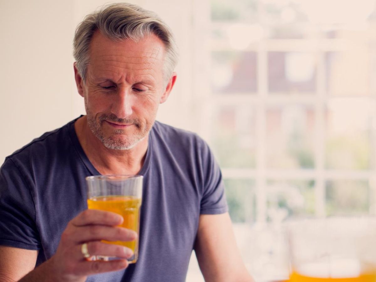 El truco casero indica que hay que beber dos cucharadas de vinagre de manzana por día. El truco casero indica que hay que beber dos cucharadas de vinagre de manzana por día.