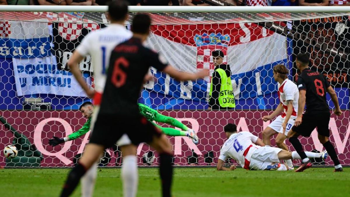 Gjasula se sacó la bronca del autogol convirtiendo el gol del empate para Albania cuándo se terminaba en partido contra Croacia. Gjasula se sacó la bronca del autogol convirtiendo el gol del empate para Albania cuándo se terminaba en partido contra Croacia.