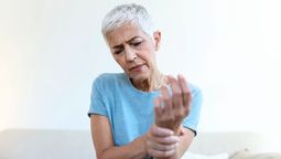 Con este ejercicio, los adultos mayores podrán prevenir lesiones.&nbsp;