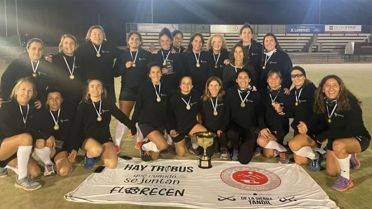 Las Mamis Hockey se preparan para el Nacional. Las Mamis Hockey se preparan para el Nacional.