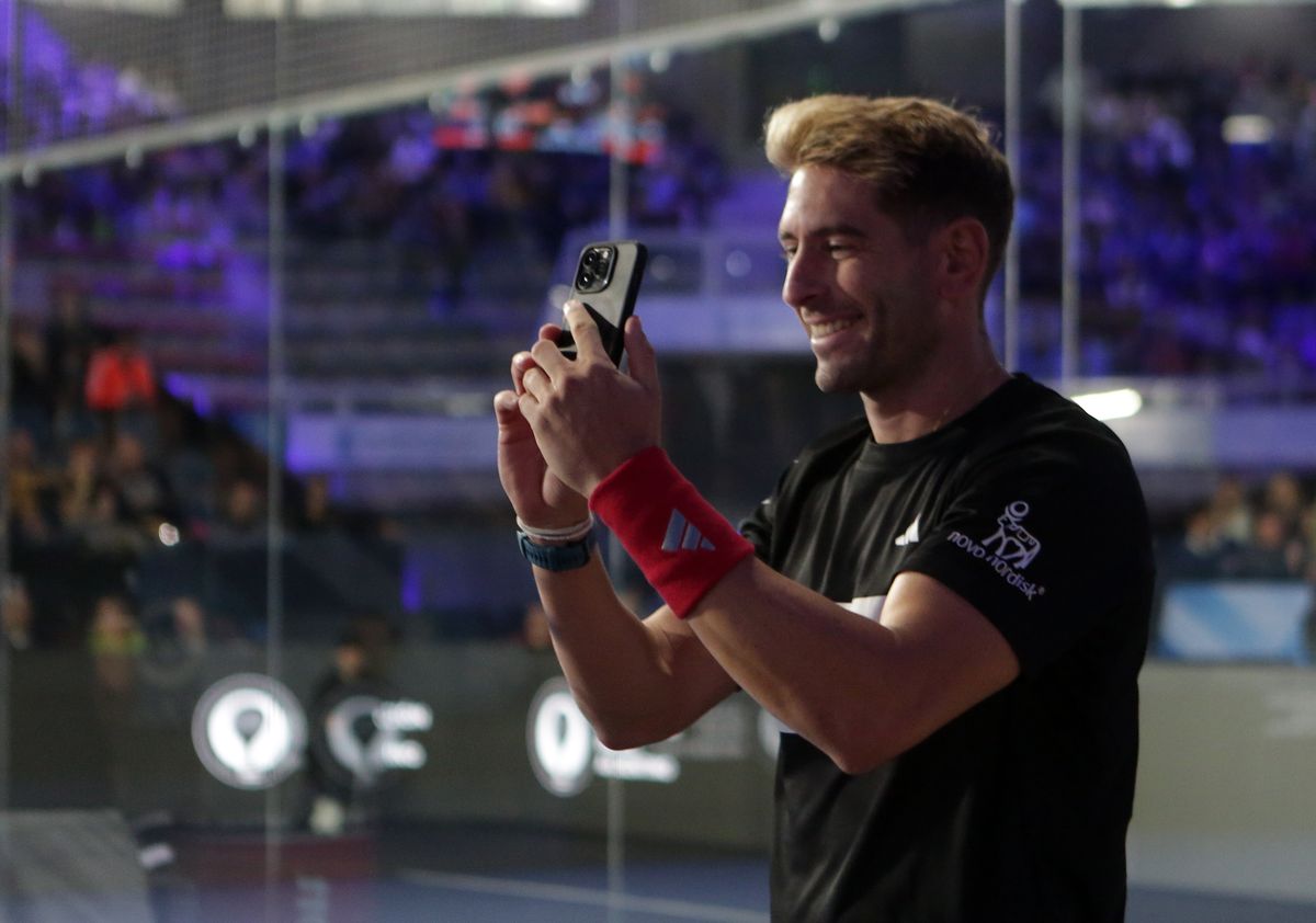 Antes de jugar, Alex Ruiz quiso tener registro del marco del Aconcagua Arena Antes de jugar, Alex Ruiz quiso tener registro del marco del Aconcagua Arena