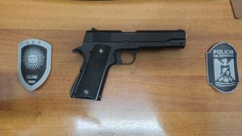 Atraparon con una réplica de arma de fuego a tres adolescentes de 14 y 15 años en Luján Atraparon con una réplica de arma de fuego a tres adolescentes de 14 y 15 años en Luján