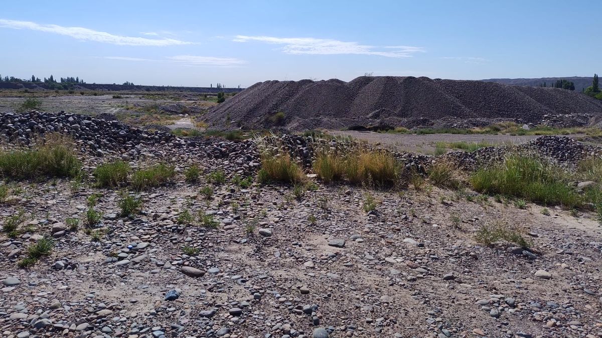 Gobierno presentó un nuevo proceso para regularizar minas de tercera categoría como canteras y plantas de áridos sin declaración de impacto ambiental. Gobierno presentó un nuevo proceso para regularizar minas de tercera categoría como canteras y plantas de áridos sin declaración de impacto ambiental.