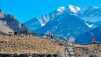 Este es el sendero para ver el Aconcagua de cerca junto con toda la familia