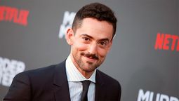 Luis Gerardo Méndez es uno de los protagonistas de Medios hermanos, película que está en Netflix.
