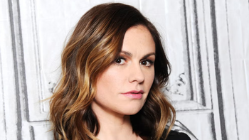 Está en Netflix, tiene 6 capítulos y tiene una historia de época irresistible