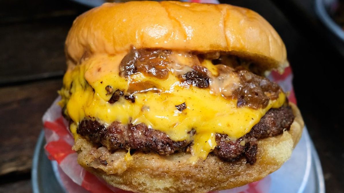 La hamburguesería distinguida tiene cuatro sucursales en Buernos Airtes situadas en Palermo, Recoleta, Belgrano y Pilar La hamburguesería distinguida tiene cuatro sucursales en Buernos Airtes situadas en Palermo, Recoleta, Belgrano y Pilar