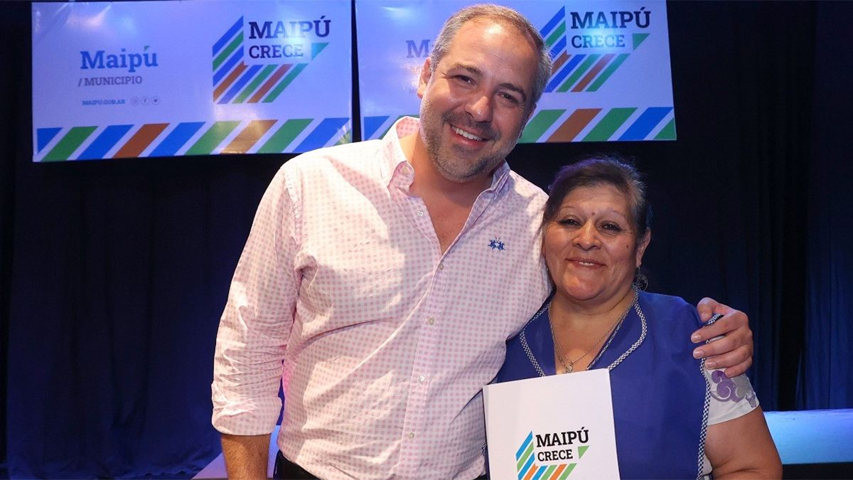 Matías Stevanato en el acto donde asistieron autoridades escolares de todos los niveles educativos de Maipú.