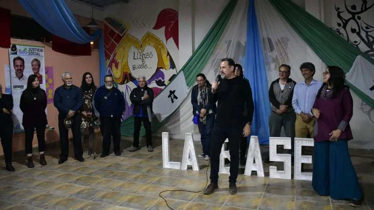 Alfredo Guevara fue precandidato a gobernador peronista por el espacio La Base. Después de la interna apoyó a Omar Parisi.