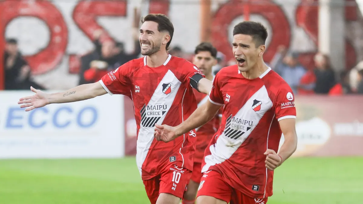 Maipú celebró en casa tras un partidazo.