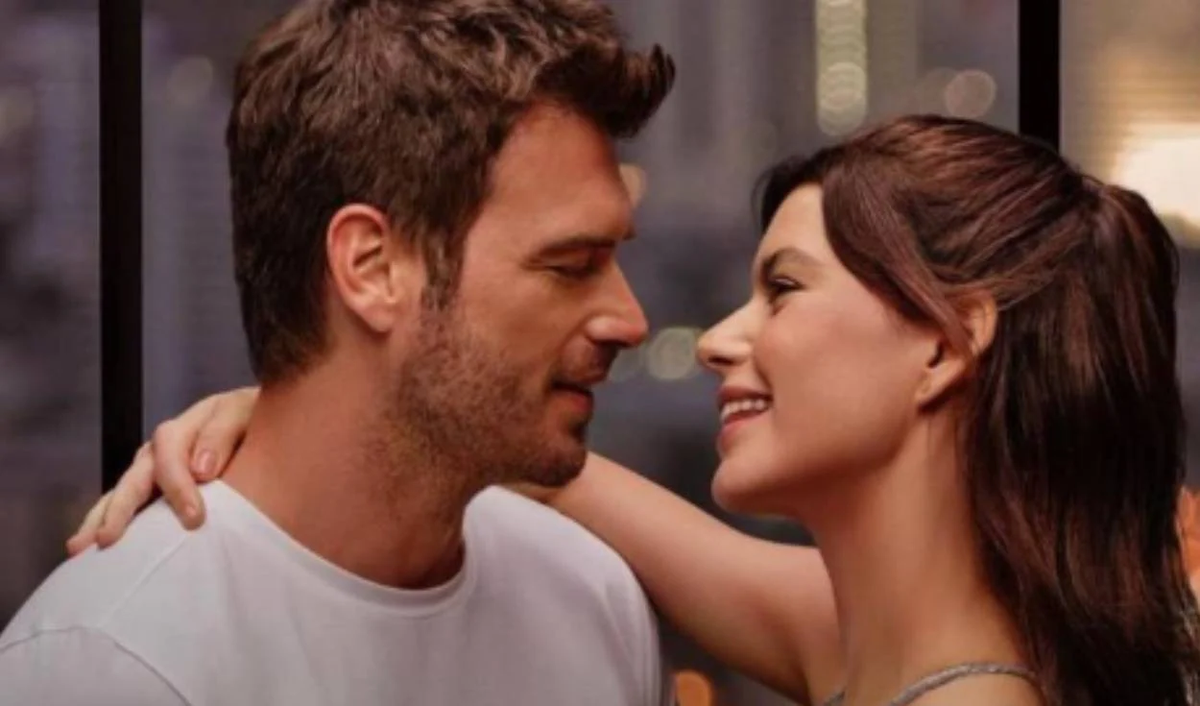 Kivanc Tatlitug y Beren Saat. Los actores turcos protagonistas de la película Última llamada para Estambul. Kivanc Tatlitug y Beren Saat. Los actores turcos protagonistas de la película Última llamada para Estambul.