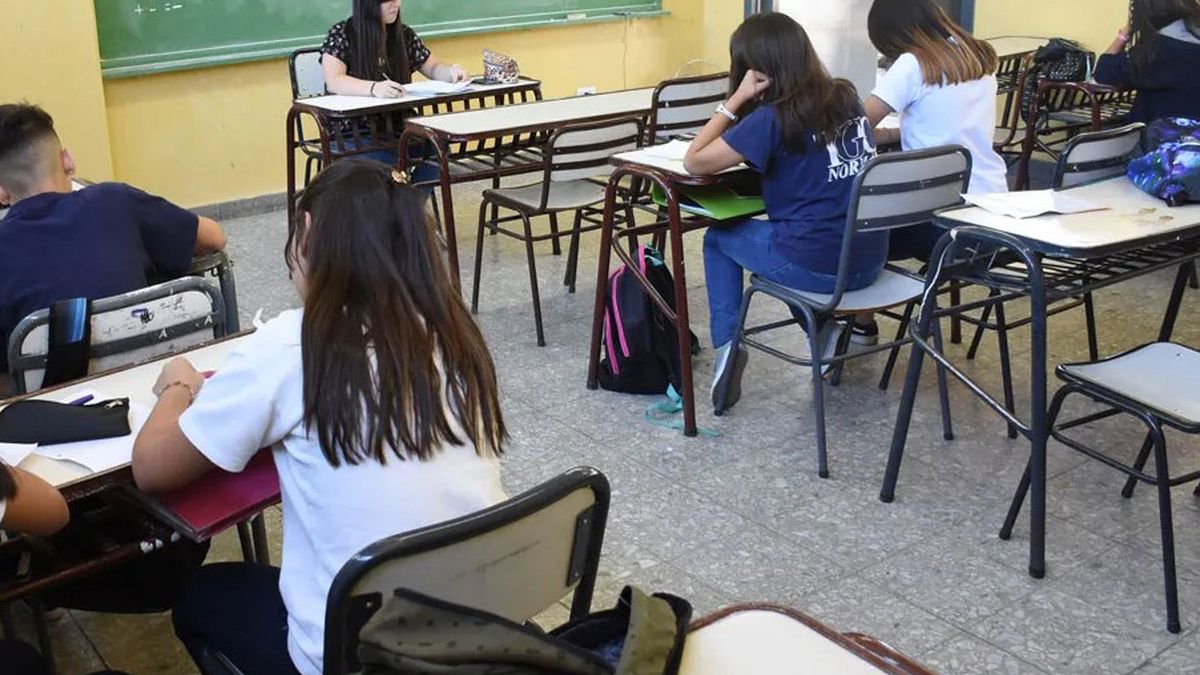 Tadeo García Zalazar reiteró que los alumnos con alto ausentismo deberán ir a clases en diciembre