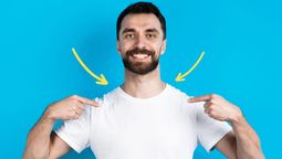 Recupera el cuello estirado de tu ropa en solo 2 minutos