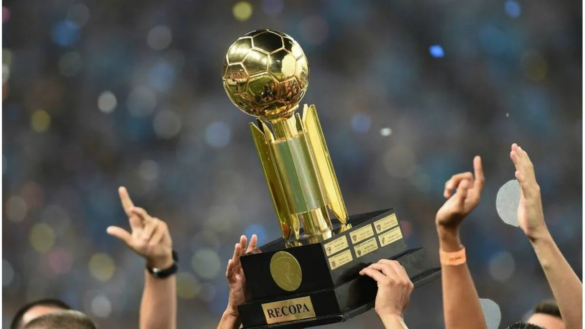 La Academia, a 180 minutos de un nuevo trofeo.