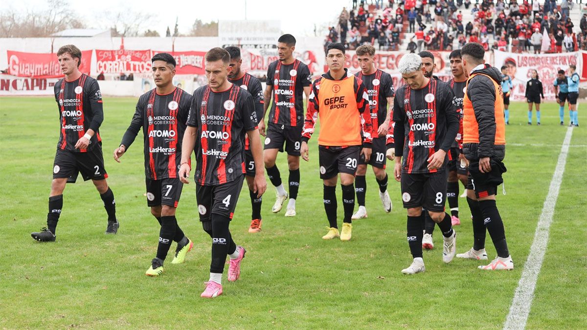 Huracán Las Heras ya no puede darse el lujo de perder más puntos en el Torneo Federal A. Huracán Las Heras ya no puede darse el lujo de perder más puntos en el Torneo Federal A.