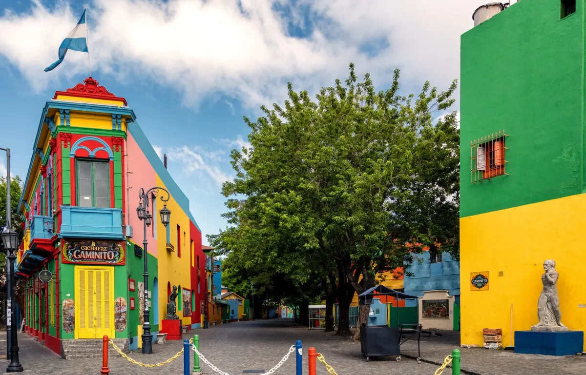 Caminito es un ícono de la historia porteña y argentina, pero para la inteligencia artificial no es imprescindible. Caminito es un ícono de la historia porteña y argentina, pero para la inteligencia artificial no es imprescindible.