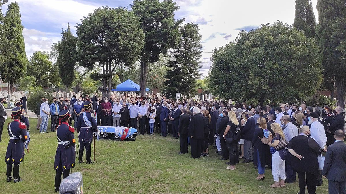 Inhumaron los restos de Carlos Saúl Menem