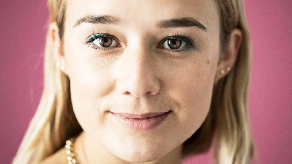 Alba August. La genial actriz noruega brilla con la serie de Netflix