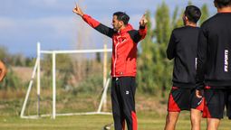 Mariano Echeverría prepara el equipo del Deportivo Maipú para jugar con Chacarita.