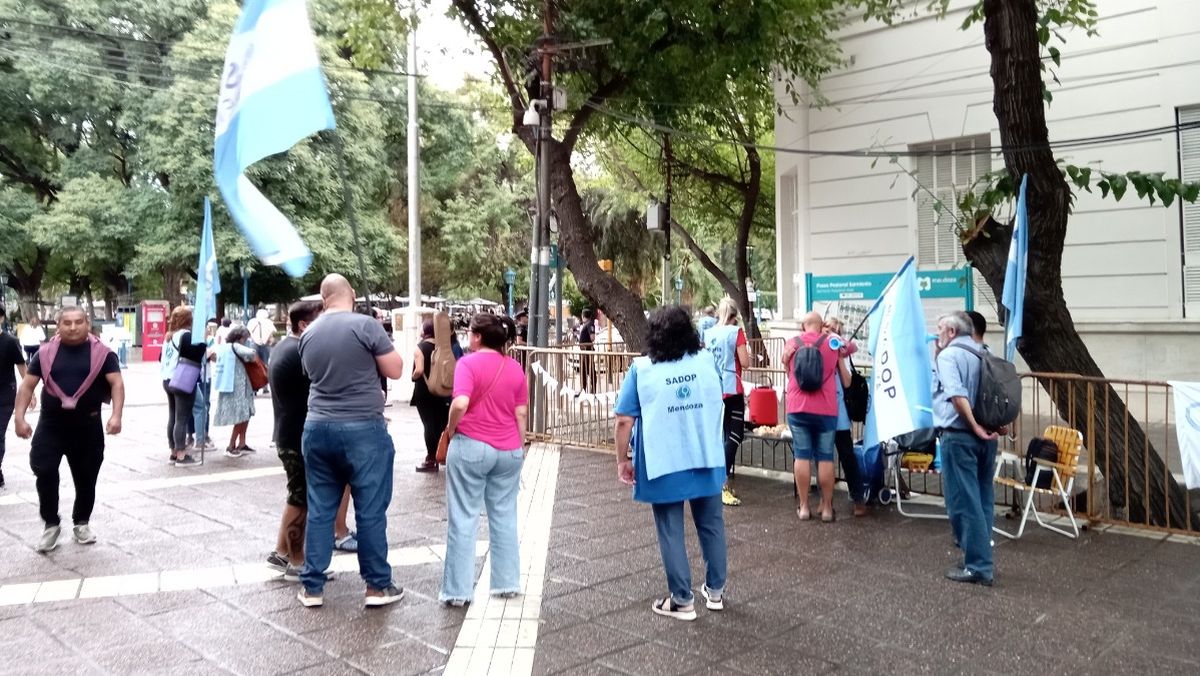 SADOP analiza los despidos en cada caso e interviene para lograr la reincorporación. Las cámaras patronales pidieron aumentos en los aportes del Estado.