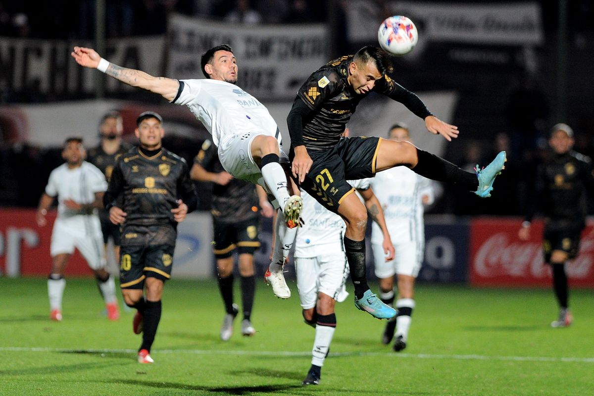 Platense sigue invicto y subió transitoriamente a la cima de la Liga Profesional