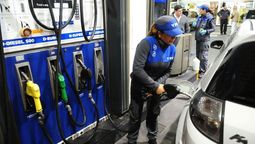 Desde que empezó la guerra en Medio Oriente el precio de la nafta y otros combustibles en estaciones YPF no ha dejado de subir. Desde que empezó la guerra en Medio Oriente el precio de la nafta y otros combustibles en estaciones YPF no ha dejado de subir.