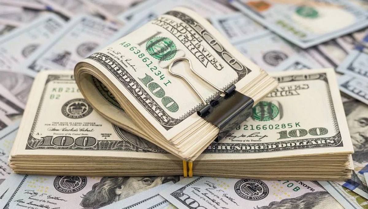Sube el dólar oficial y no hay diferencias con el blue en las cuevas de referencia. 