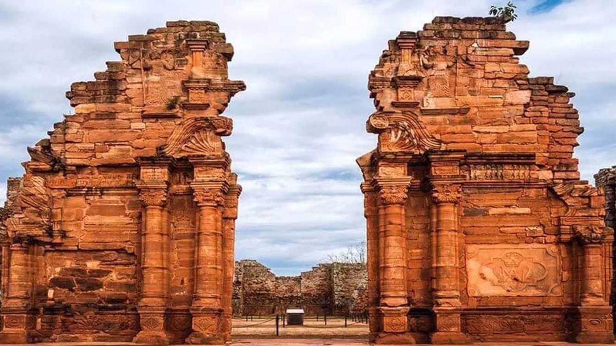 Las Ruinas de San Ignacio son Patrimonio Cultural de la Humanidad por la UNESCO, un destino al que conduce la RN105 Las Ruinas de San Ignacio son Patrimonio Cultural de la Humanidad por la UNESCO, un destino al que conduce la RN105