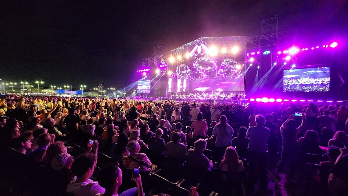 Mucho ritmo y emoción en los viñedos del Aeropuerto de Mendoza con la Fiesta de la Cosecha 2026. Mucho ritmo y emoción en los viñedos del Aeropuerto de Mendoza con la Fiesta de la Cosecha 2026.