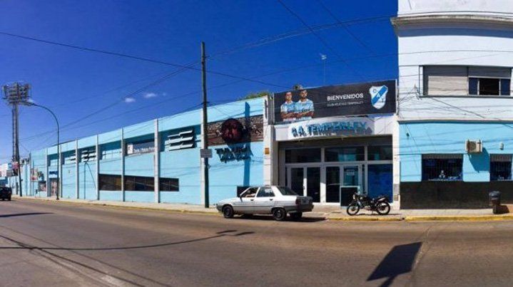 Violento ataque entre barras terminó con la detención del jefe