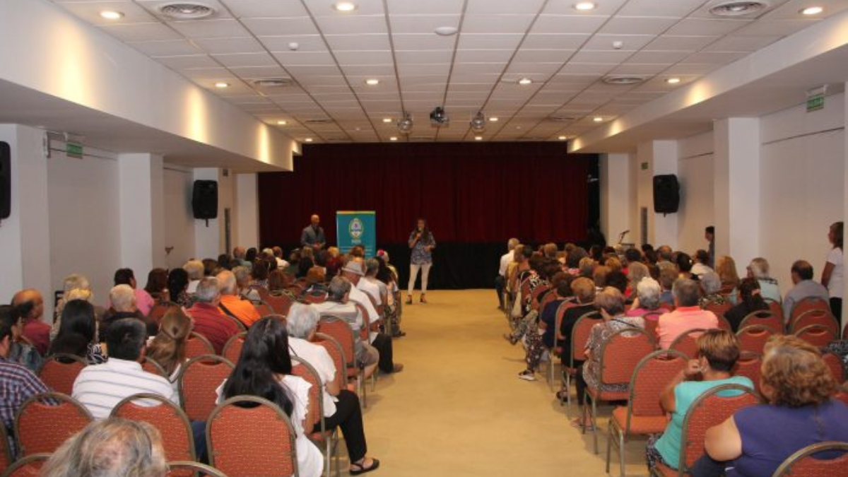 El objetivo es mejorar las condiciones de seguridad y prevenir situaciones de discriminación, abuso y maltrato. El objetivo es mejorar las condiciones de seguridad y prevenir situaciones de discriminación, abuso y maltrato.