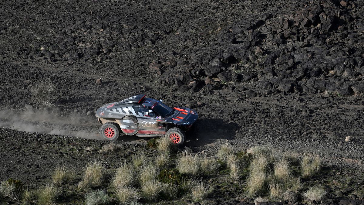 El francés Peterhansel se quedó con el segundo parcial de la edición 2024 del rally que se corre en Arabia Saudita. El francés Peterhansel se quedó con el segundo parcial de la edición 2024 del rally que se corre en Arabia Saudita.