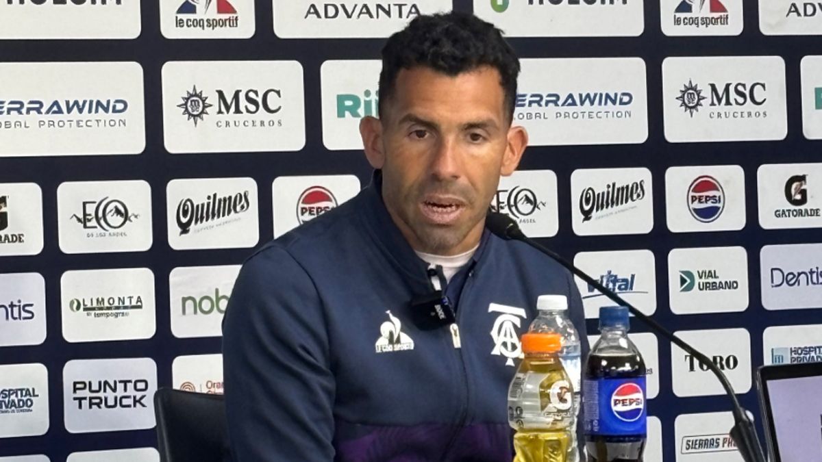 Tevez no se va, pero cada vez está más complicado.