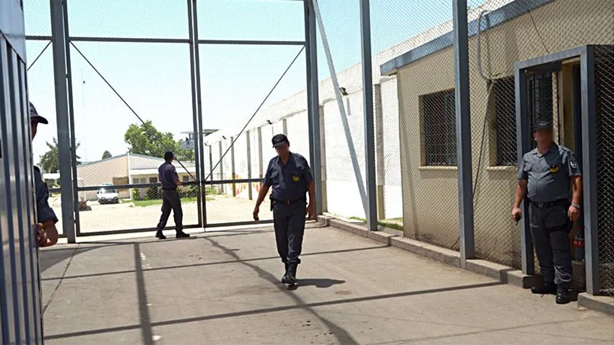 Once internos del penal San Felipe con coronavirus fueron trasladados al penal de Campo Cacheuta.