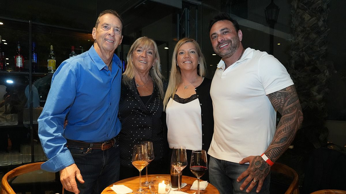 Sergio Agostino, Mónica Pardo, Florencia Sacchi y Diego Sacchi. Foto: Martín Pravata. Sergio Agostino, Mónica Pardo, Florencia Sacchi y Diego Sacchi. Foto: Martín Pravata.