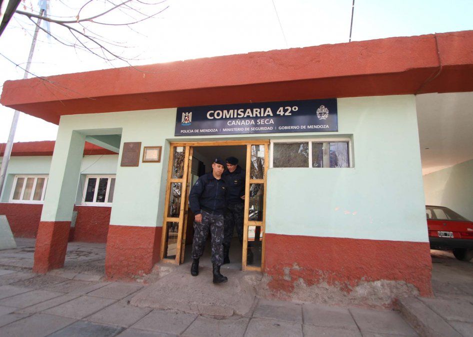 Perdió el dominio del colectivo y chocó contra un puente