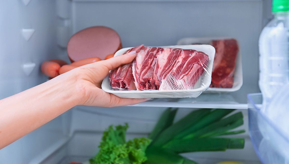 Evita sobrecargar la heladera o llenarla demasiado. Este error evita la distribución correcta del frío. Evita sobrecargar la heladera o llenarla demasiado. Este error evita la distribución correcta del frío. 