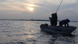 Los pescadores desaparecidos son intensamente buscados en Buenos Aires. Foto ilustrativa, gentileza Revista Weekend. Los pescadores desaparecidos son intensamente buscados en Buenos Aires. Foto ilustrativa, gentileza Revista Weekend.