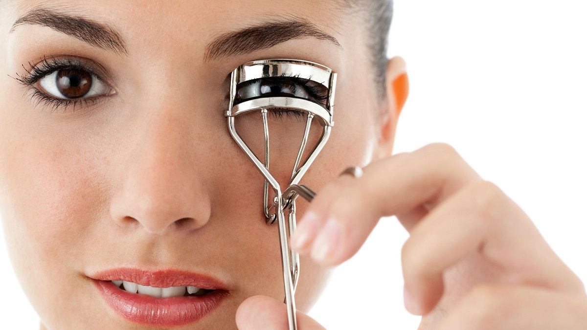 El rizador es la forma más natural de tener unas pestañas divinas sin usar rimel