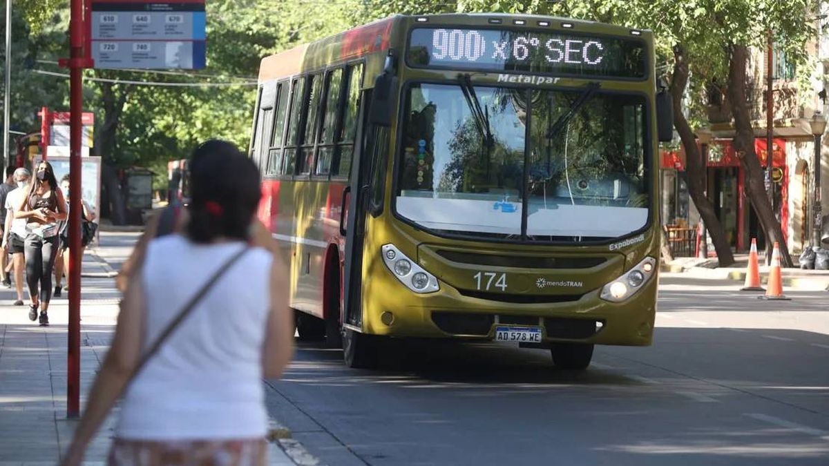 Habrá desvíos del transporte público este sábado por el Carrusel