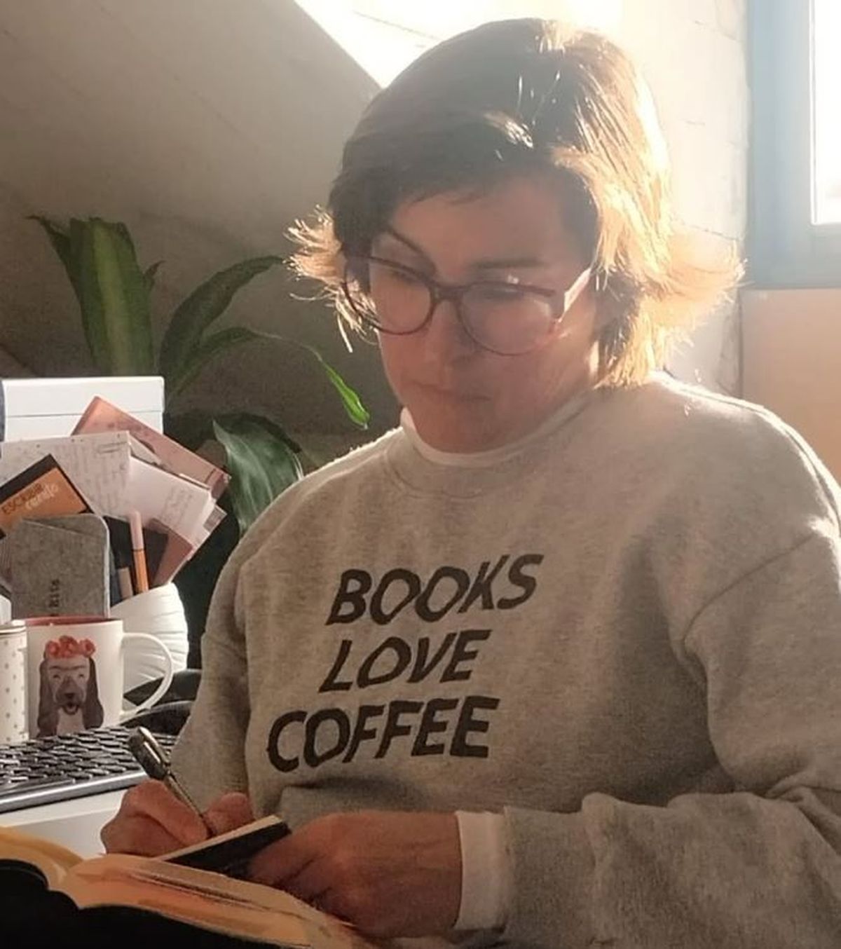 "La Frida que se nos vende comercialmente es la Frida joven y la Frida que todavía no empezaba a padecer tanto". Reflexión de Laura. "La Frida que se nos vende comercialmente es la Frida joven y la Frida que todavía no empezaba a padecer tanto". Reflexión de Laura.