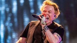 Se enojó Axel. Axl Rose se enojó con los fans y les hizo un particular pedido.