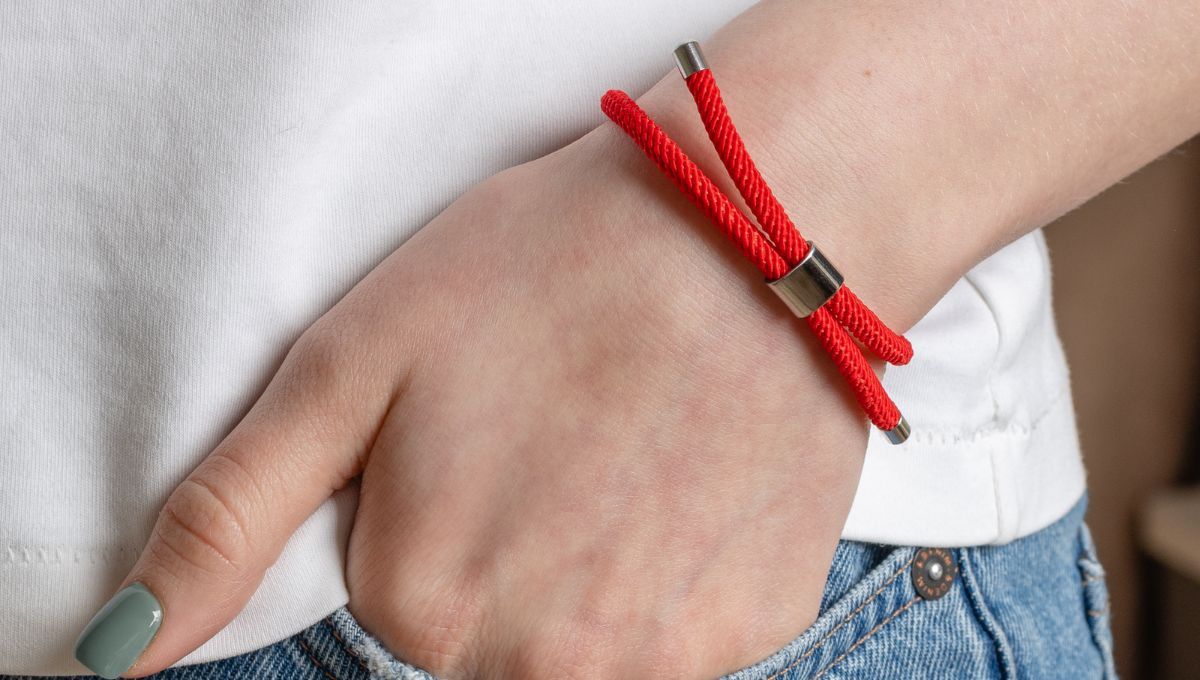 Pulsera roja. Pulsera roja.