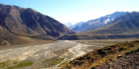 El Paso Las Leñas para cruzar a Chile por San Rafael es otro proyecto largamente anhelado por los sureños. El Paso Las Leñas para cruzar a Chile por San Rafael es otro proyecto largamente anhelado por los sureños.