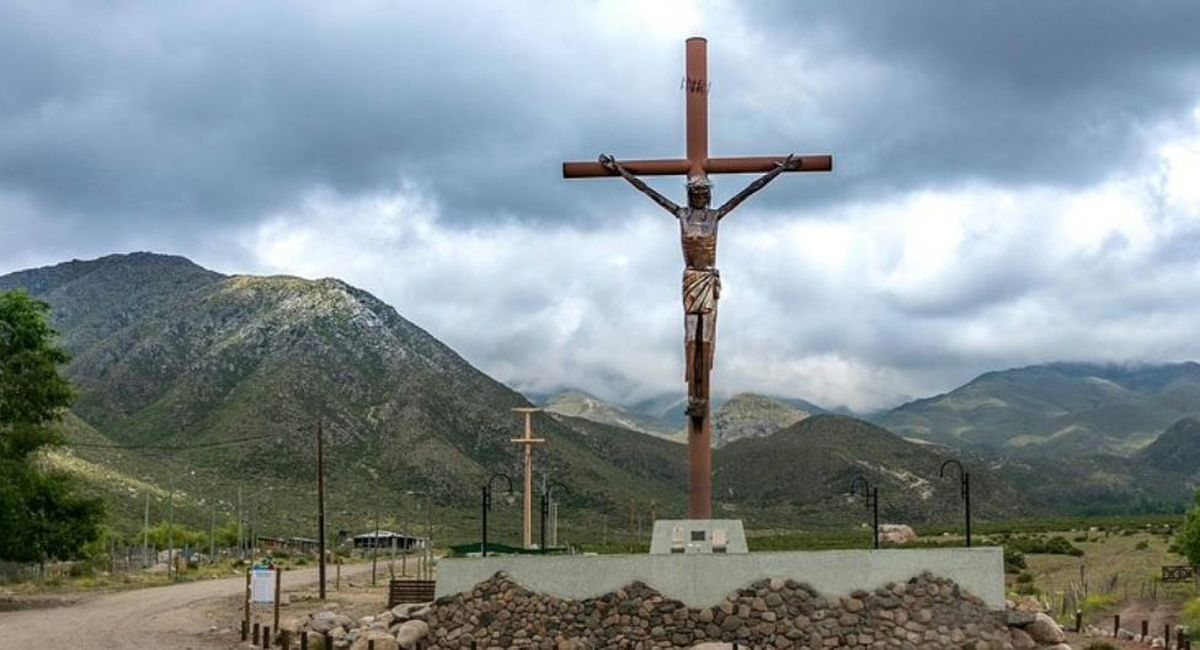 La esculra de 9 metros será reemplazada porque estaba muy deteriorada. La esculra de 9 metros será reemplazada porque estaba muy deteriorada.