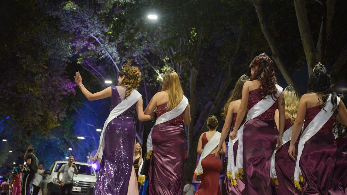 La Vía Blanca es protagonizada por las 18 reinas departamentales de la Vendimia 2025. La Vía Blanca es protagonizada por las 18 reinas departamentales de la Vendimia 2025.