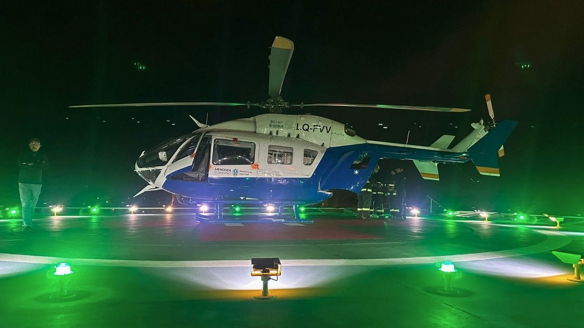 Mendoza hizo el primer traslado sanitario de noche en un helicóptero que ya está operativo las 24 horas
