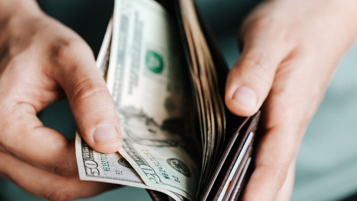 Según el analista Salvador Di Stéfano el Gobierno debería festejar si a fin de año el dólar blue está abajo de los 300 pesos.